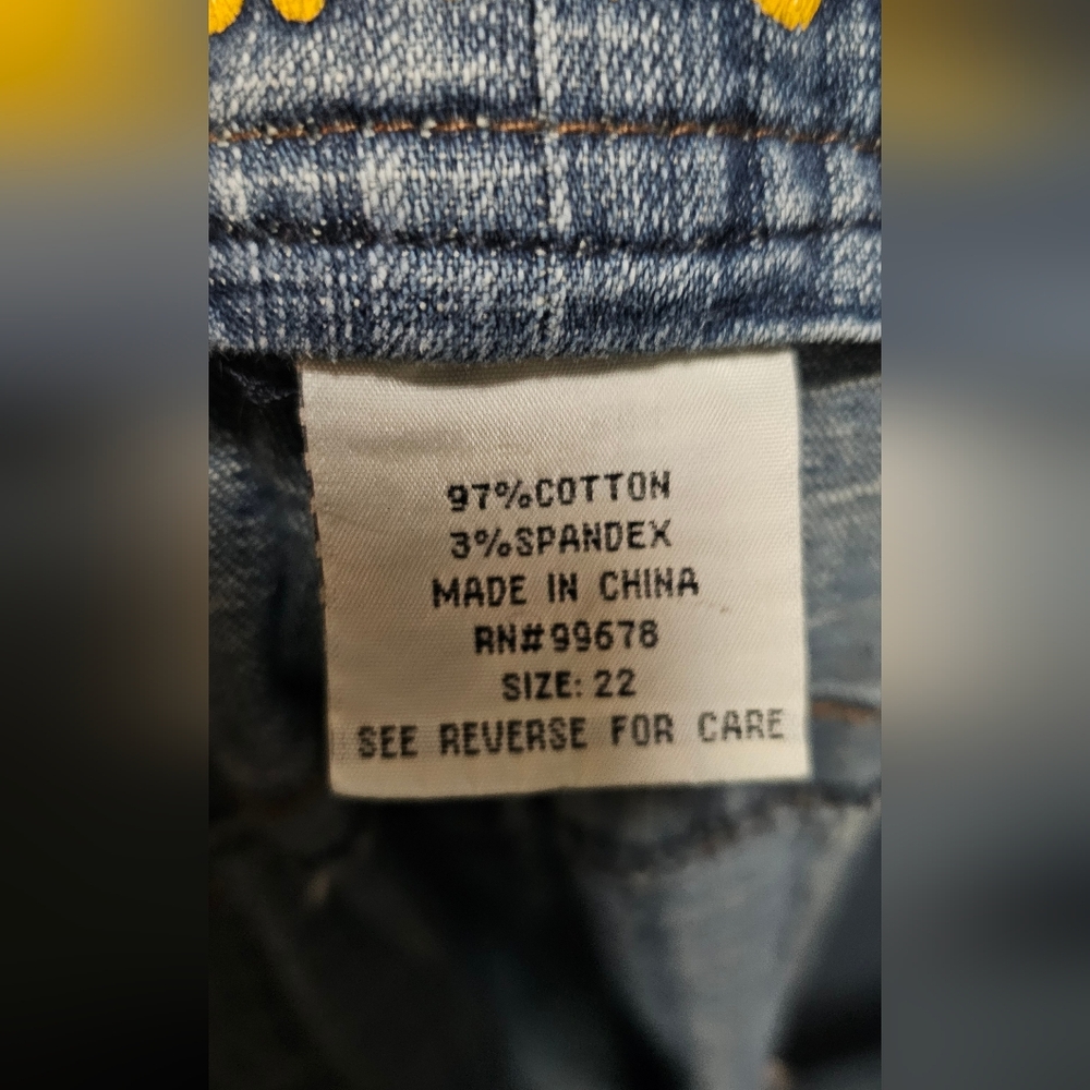 Hydraulic Women's Dark Blue Jean Bermuda Shorts 22 - Picture 3 of 3